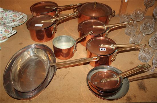 A copper batterie de cuisine